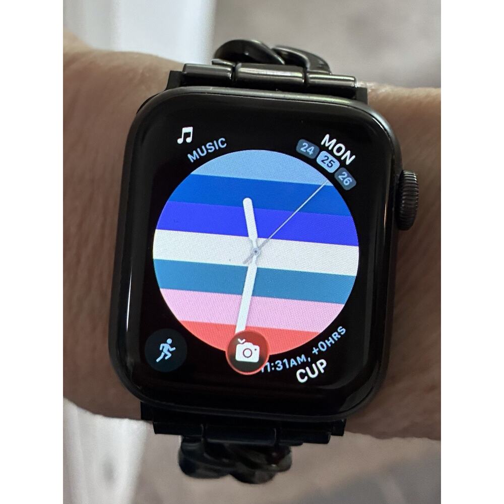Apple Watch Series 6 GPS 40mm Aluminum Perfect Shape Needs 1st Battery Servicing